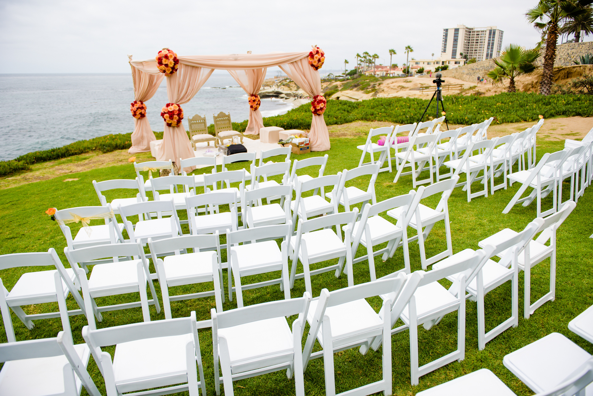 Blue and Peach Oceanview Hindu Fusion Wedding | Paul Douda Photos 25