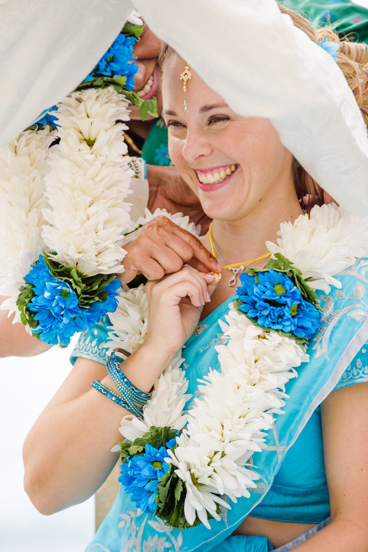 Blue and Peach Oceanview Hindu Fusion Wedding | Paul Douda Photos 37