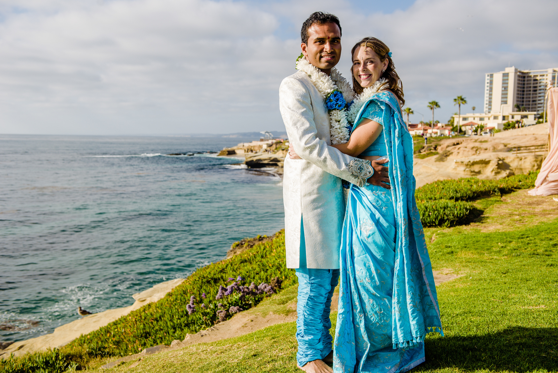 Blue and Peach Oceanview Hindu Fusion Wedding | Paul Douda Photos 45