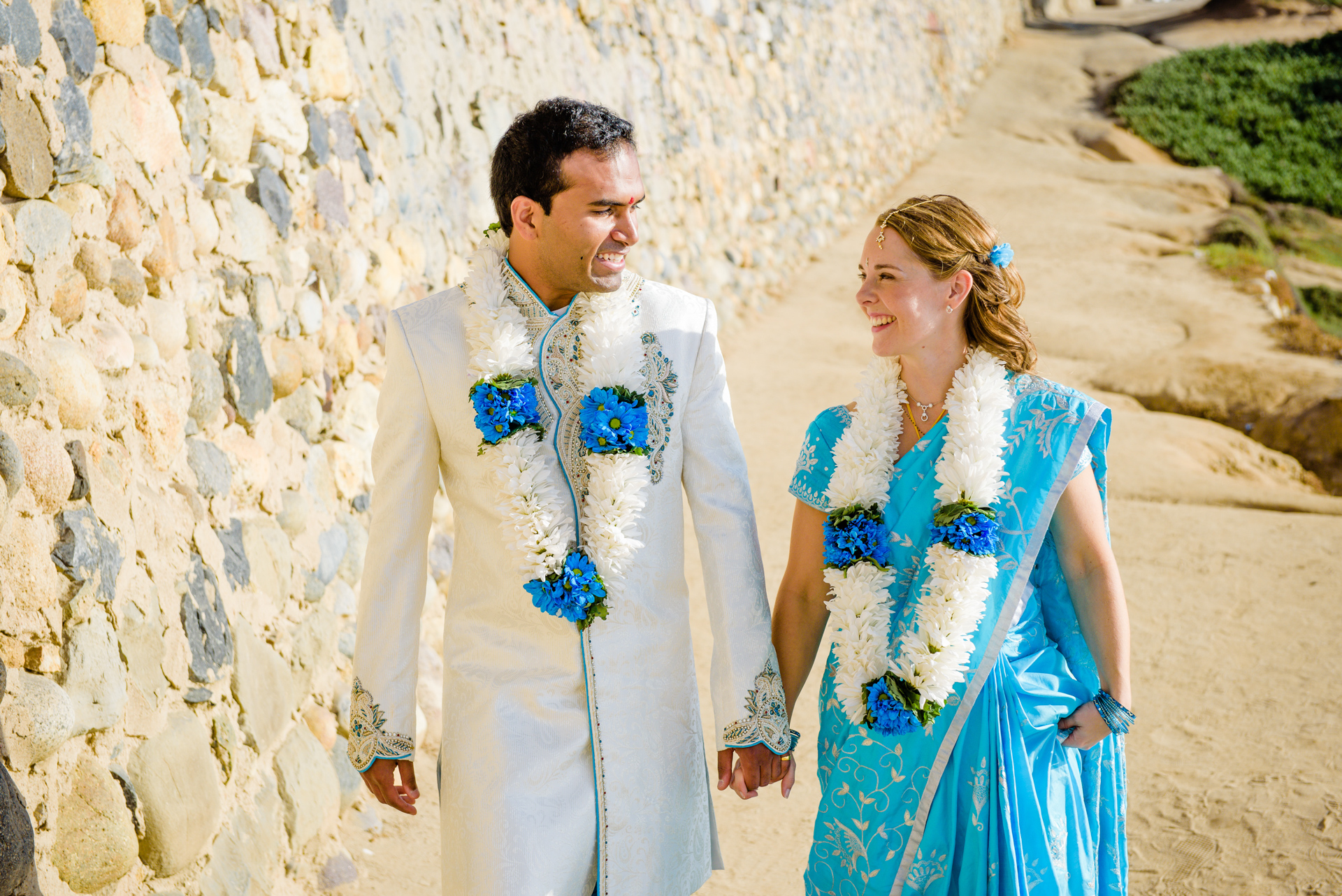 Blue and Peach Oceanview Hindu Fusion Wedding | Paul Douda Photos 47