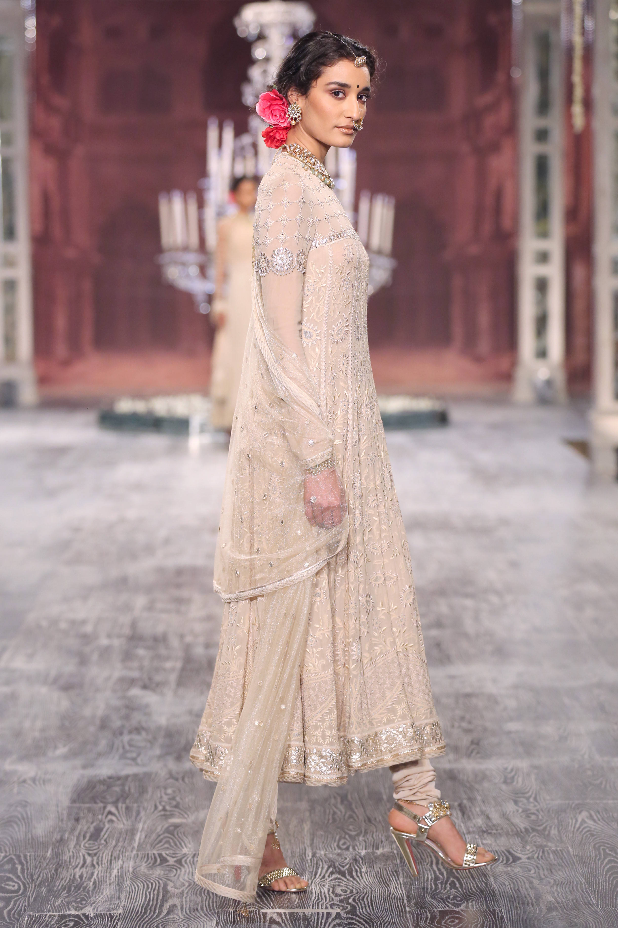 (03)-21-07-16-Tarun Tahiliani