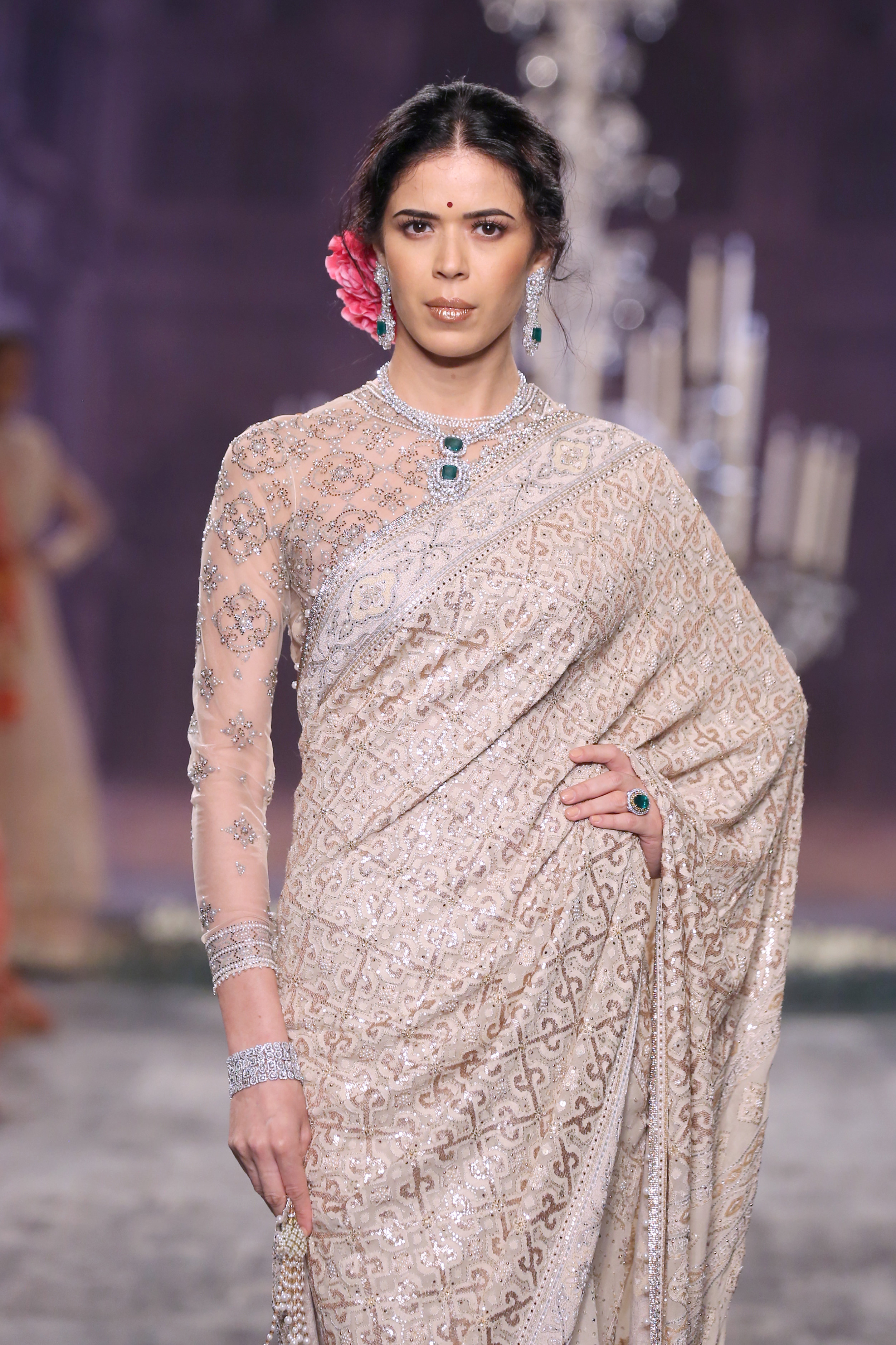 (03)-21-07-16-Tarun Tahiliani