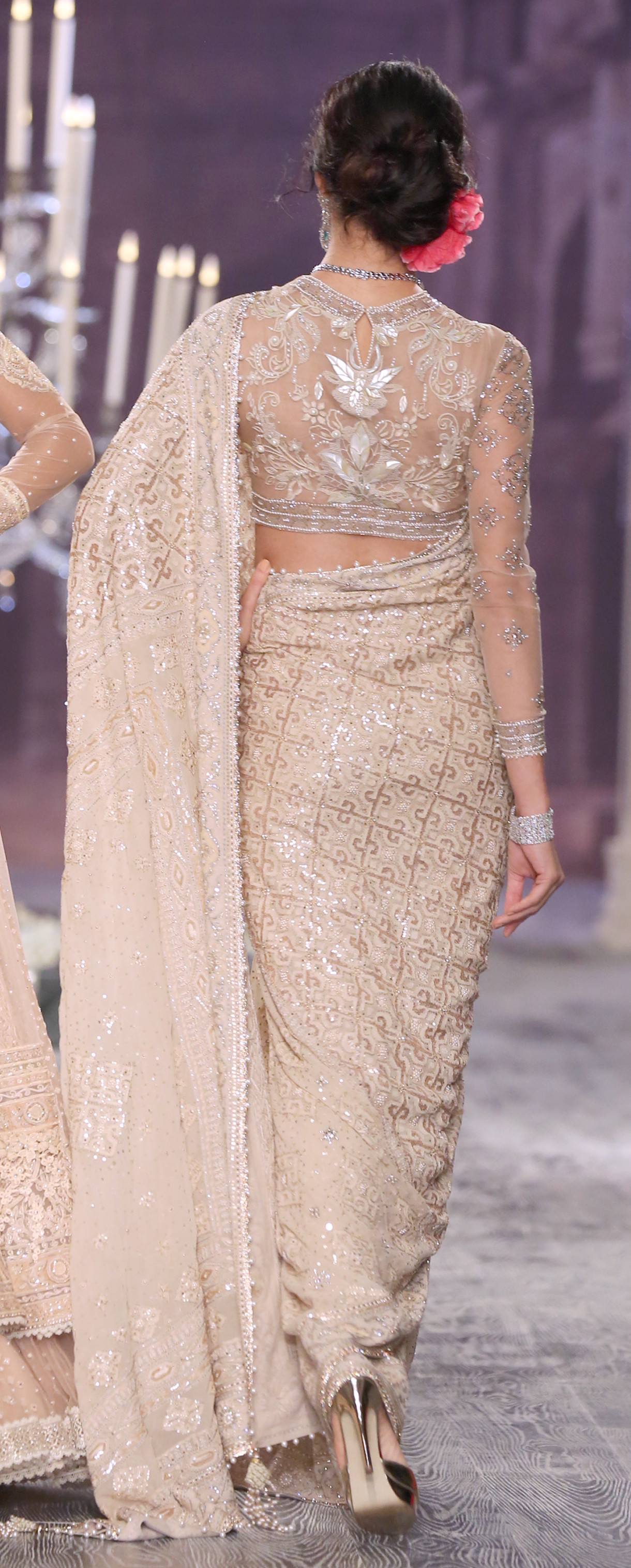 (03)-21-07-16-Tarun Tahiliani