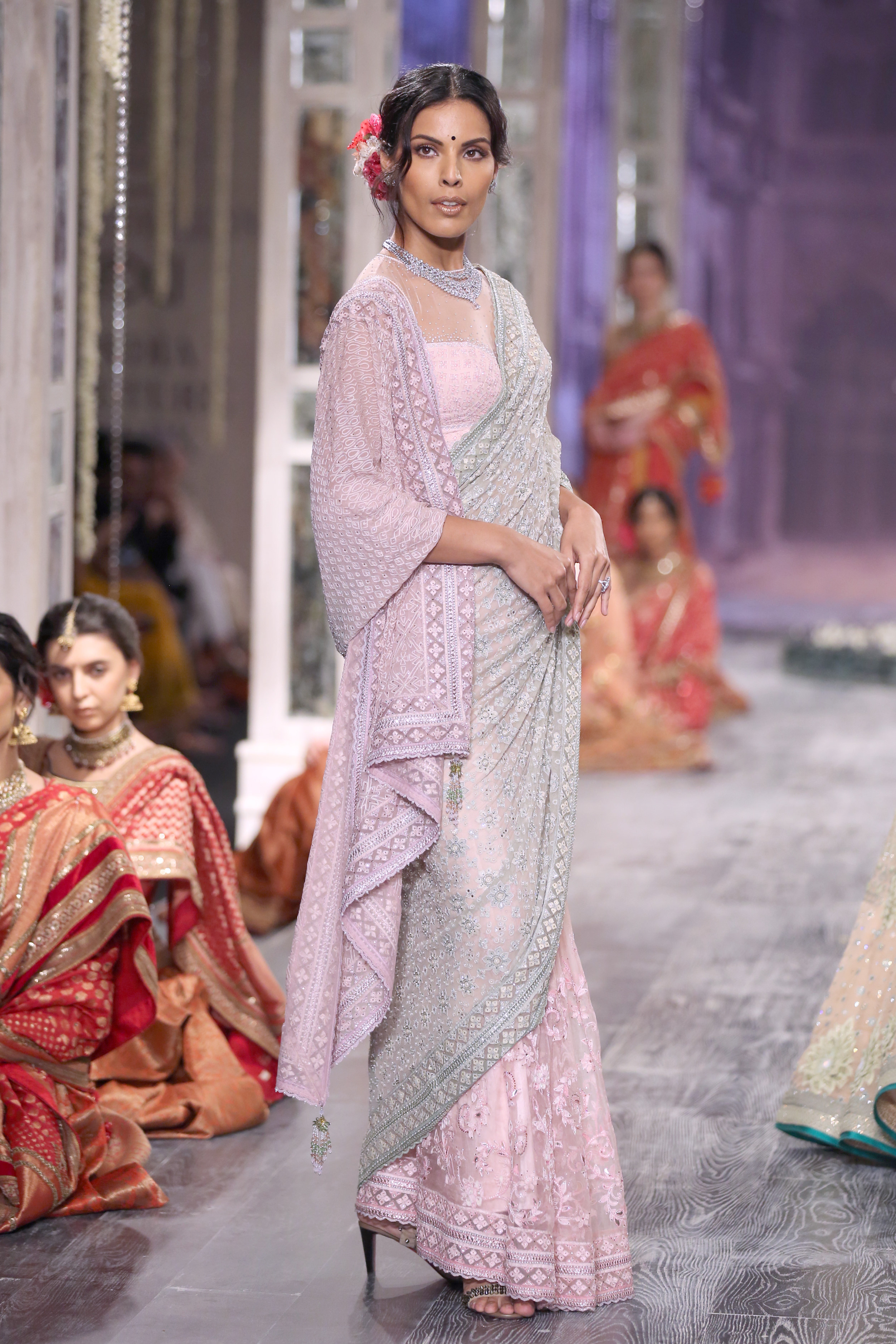 (03)-21-07-16-Tarun Tahiliani