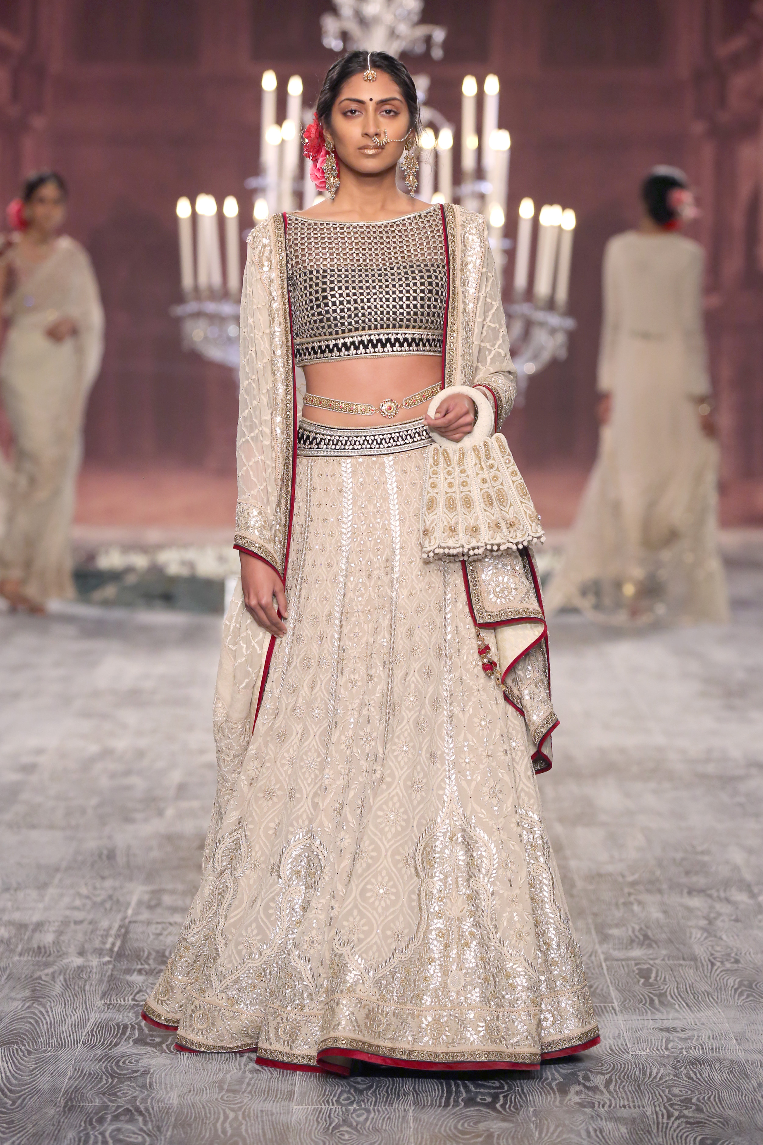 (03)-21-07-16-Tarun Tahiliani