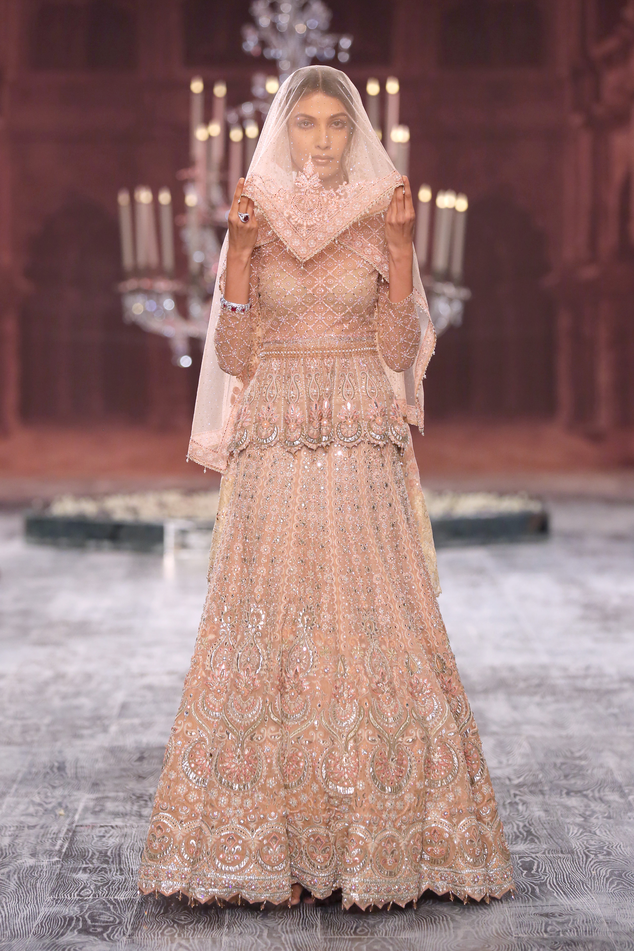 (03)-21-07-16-Tarun Tahiliani