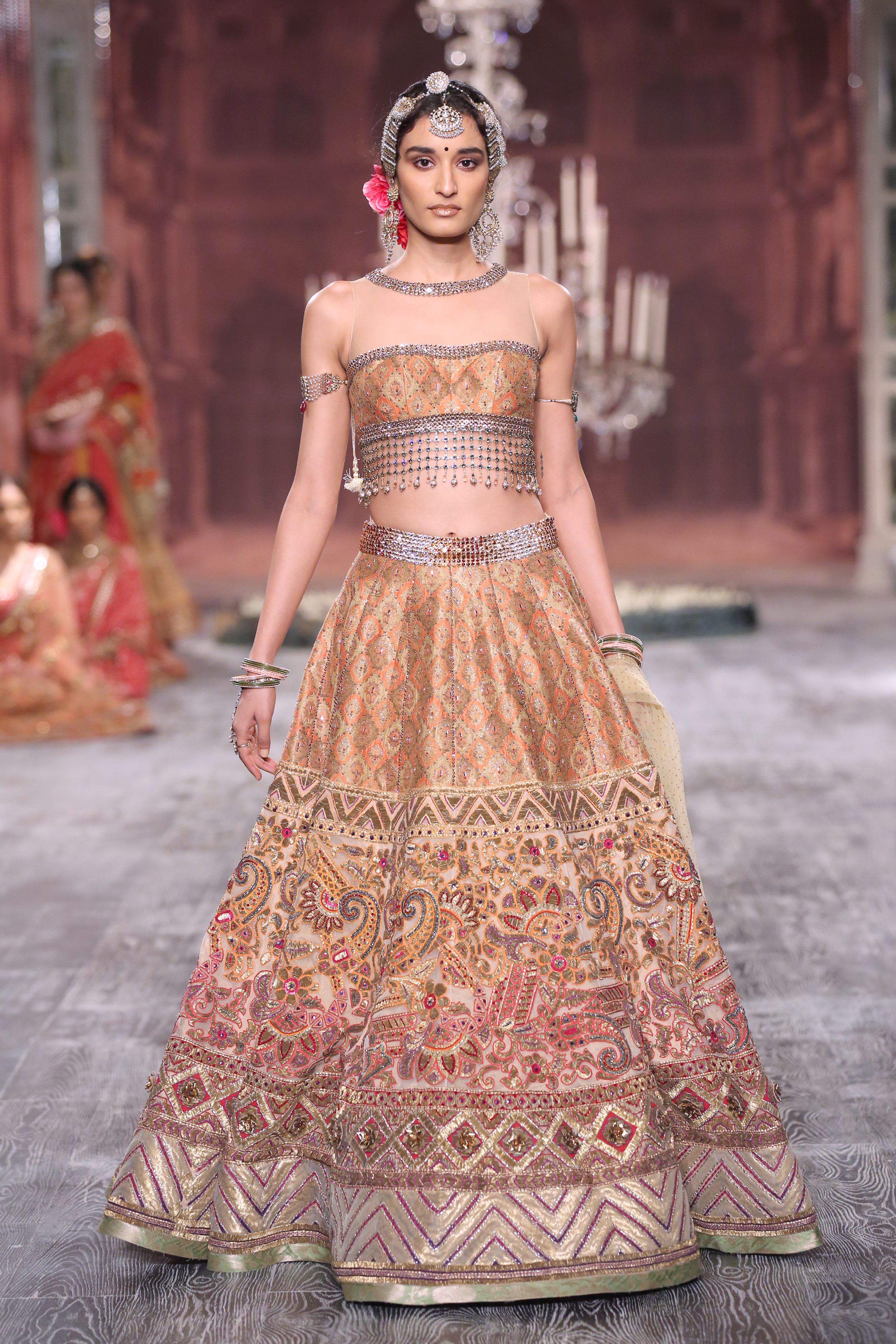 (03)-21-07-16-Tarun Tahiliani