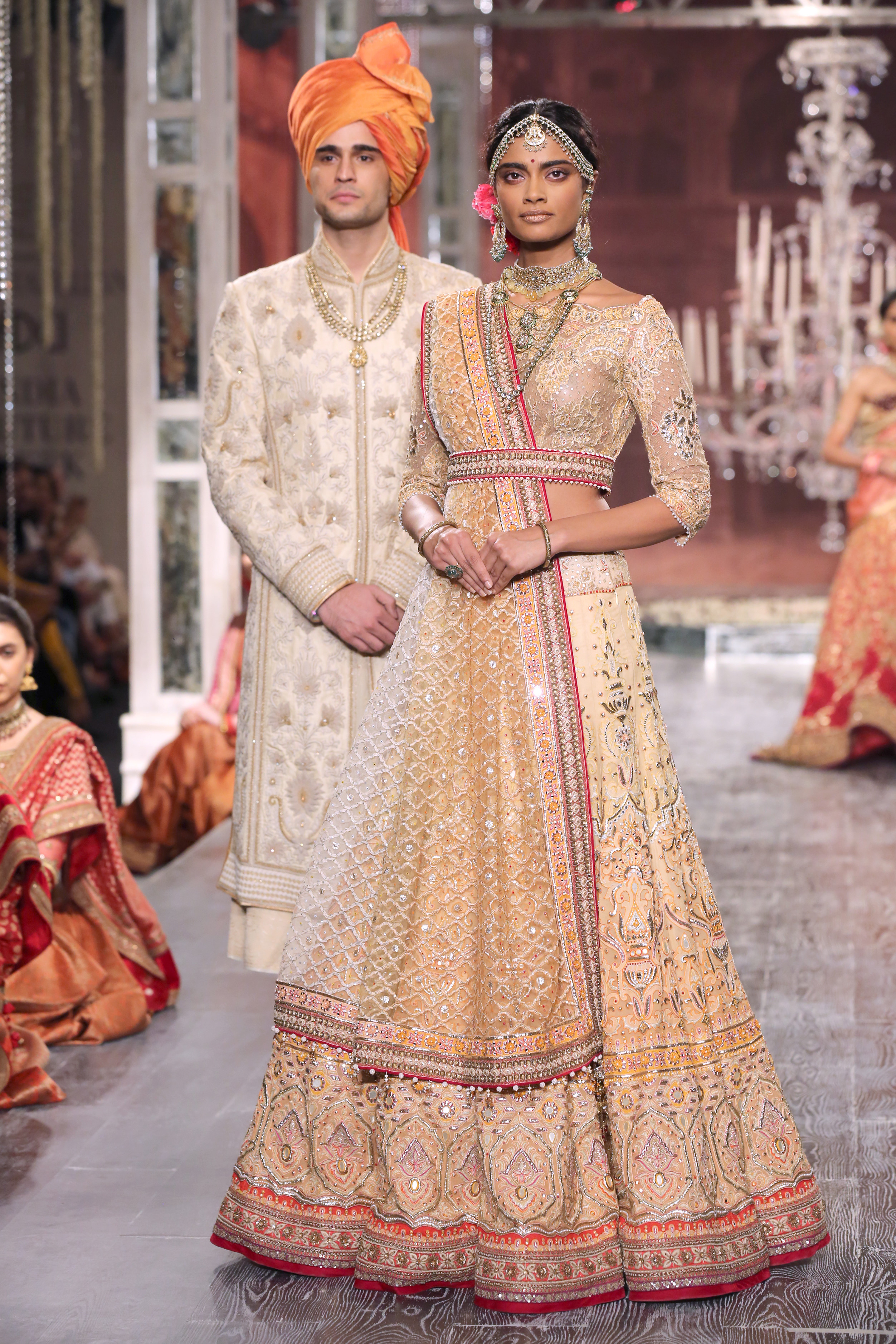 (03)-21-07-16-Tarun Tahiliani