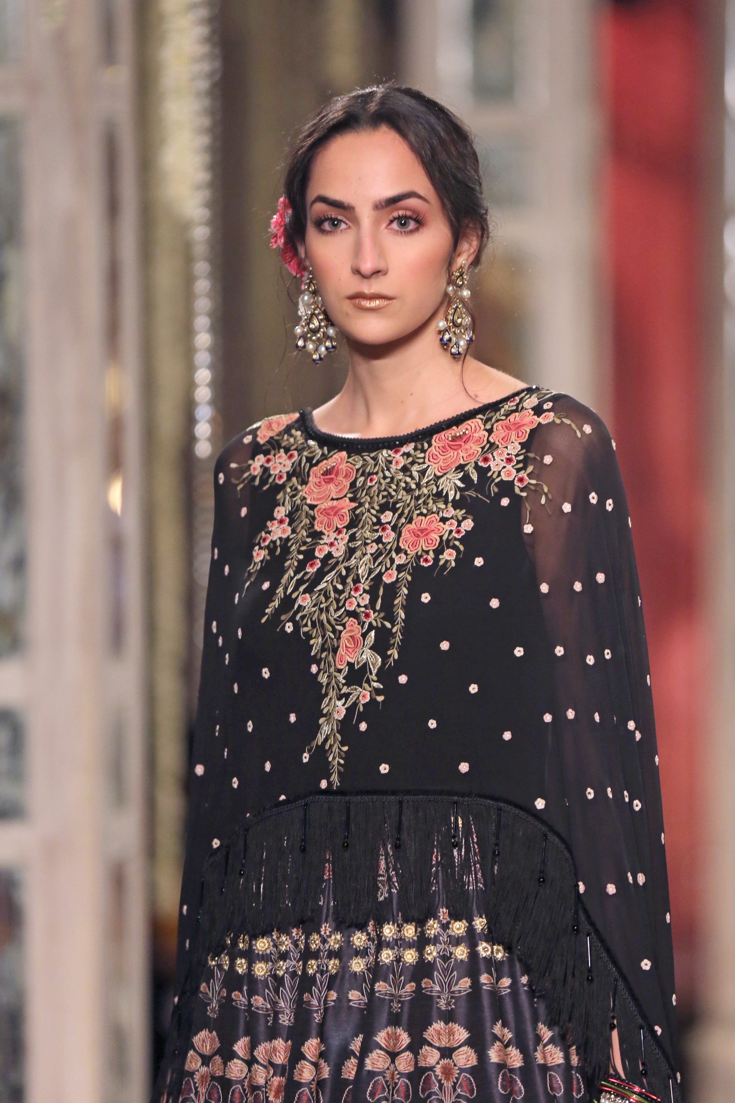 (03)-21-07-16-Tarun Tahiliani