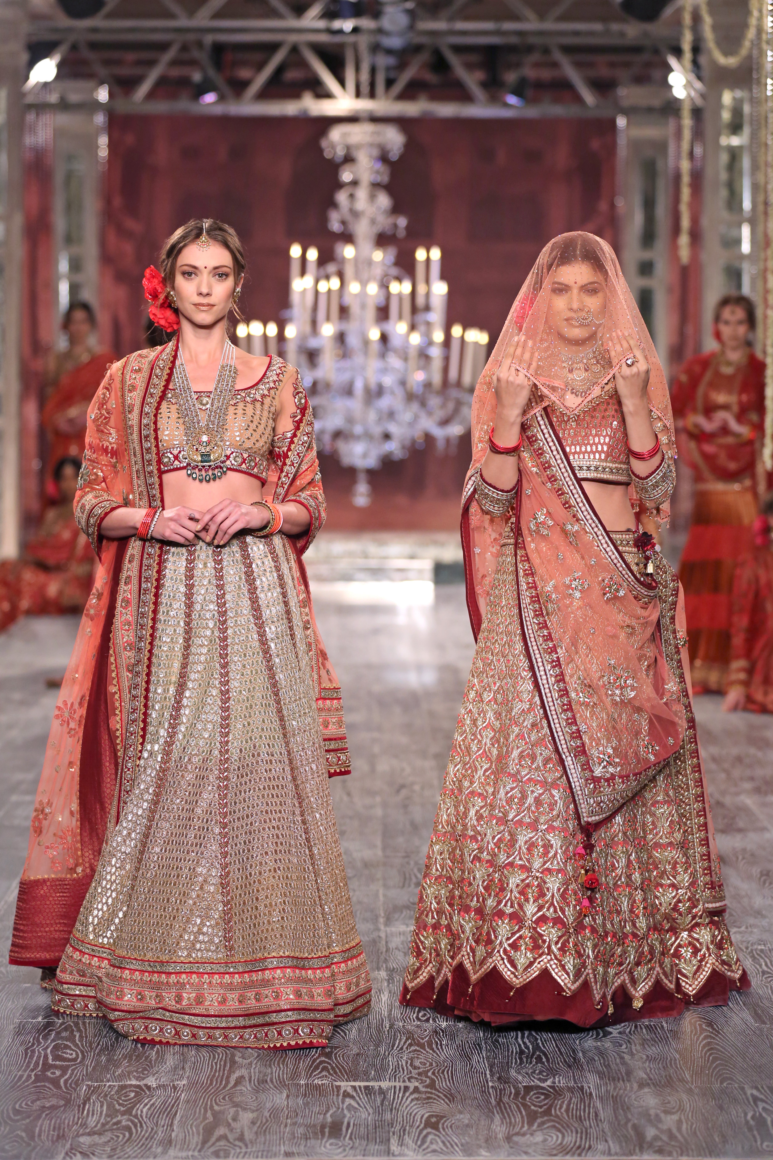 (03)-21-07-16-Tarun Tahiliani