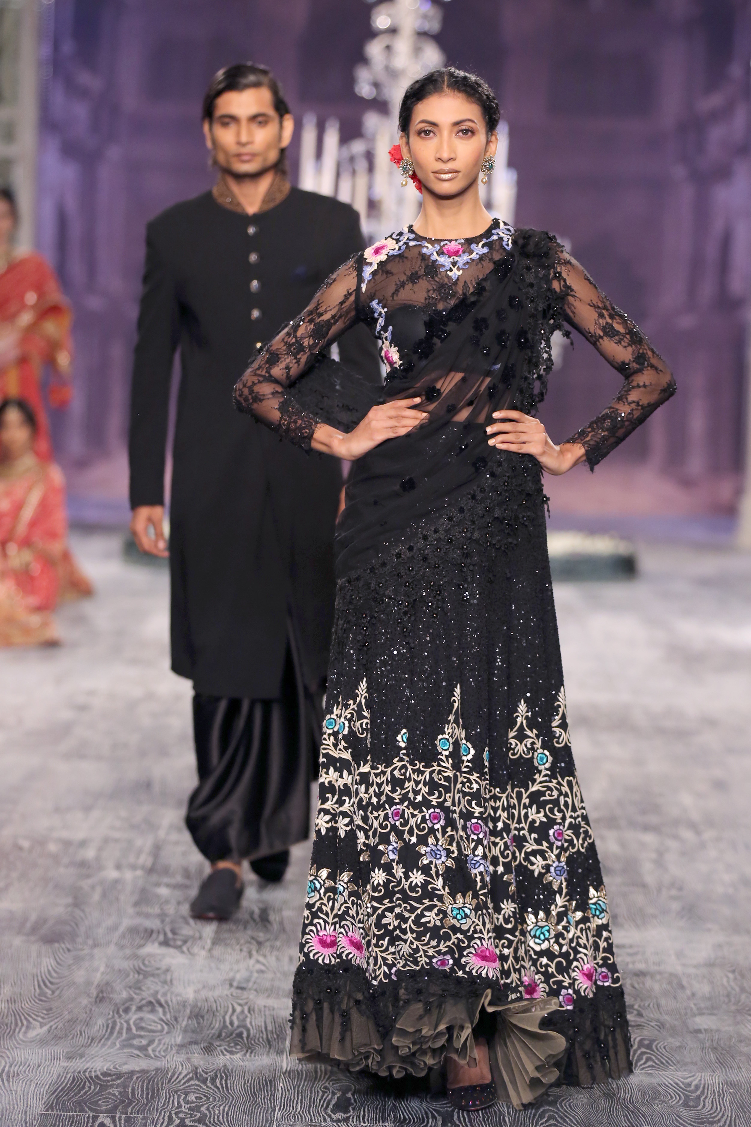 (03)-21-07-16-Tarun Tahiliani