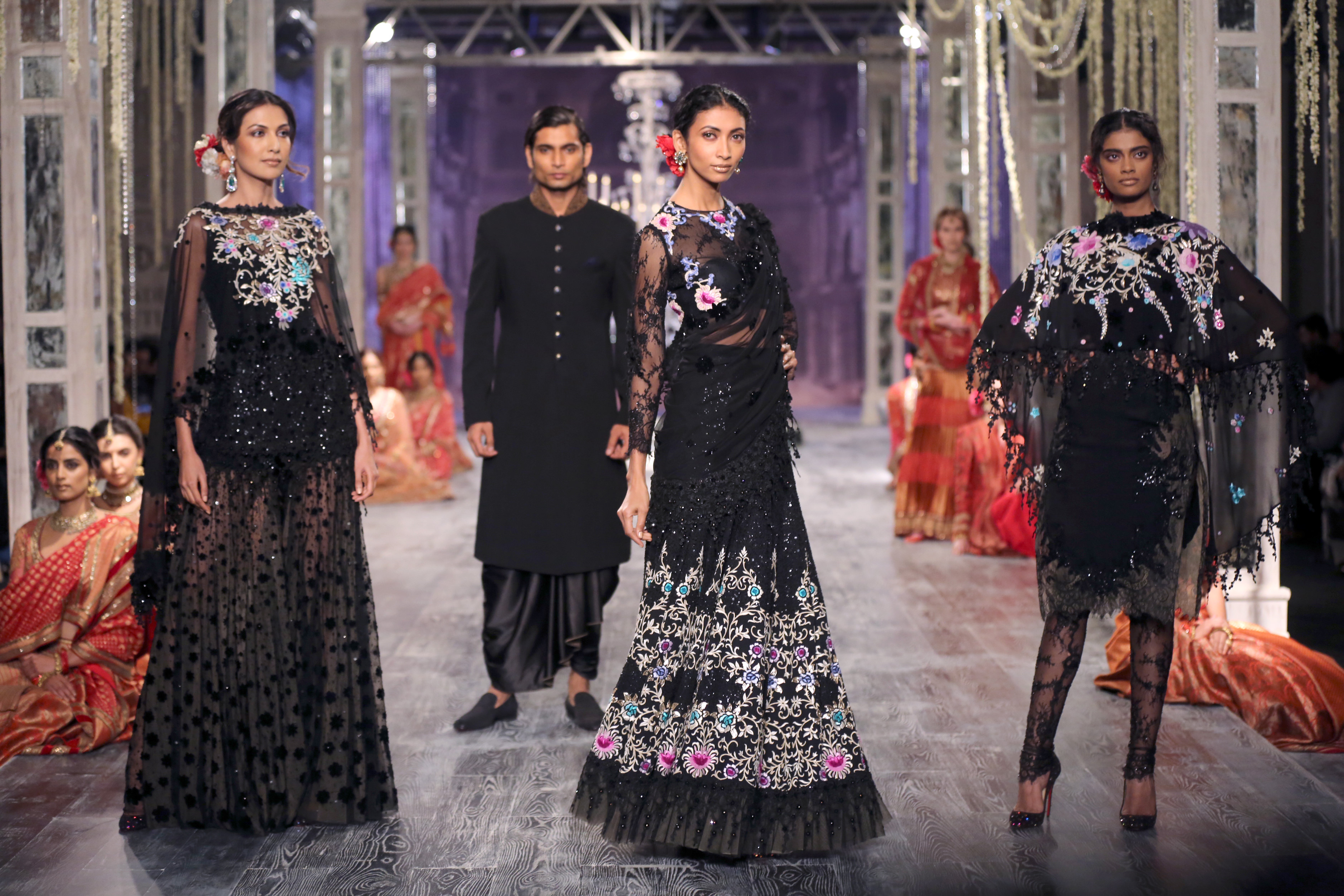 (03)-21-07-16-Tarun Tahiliani