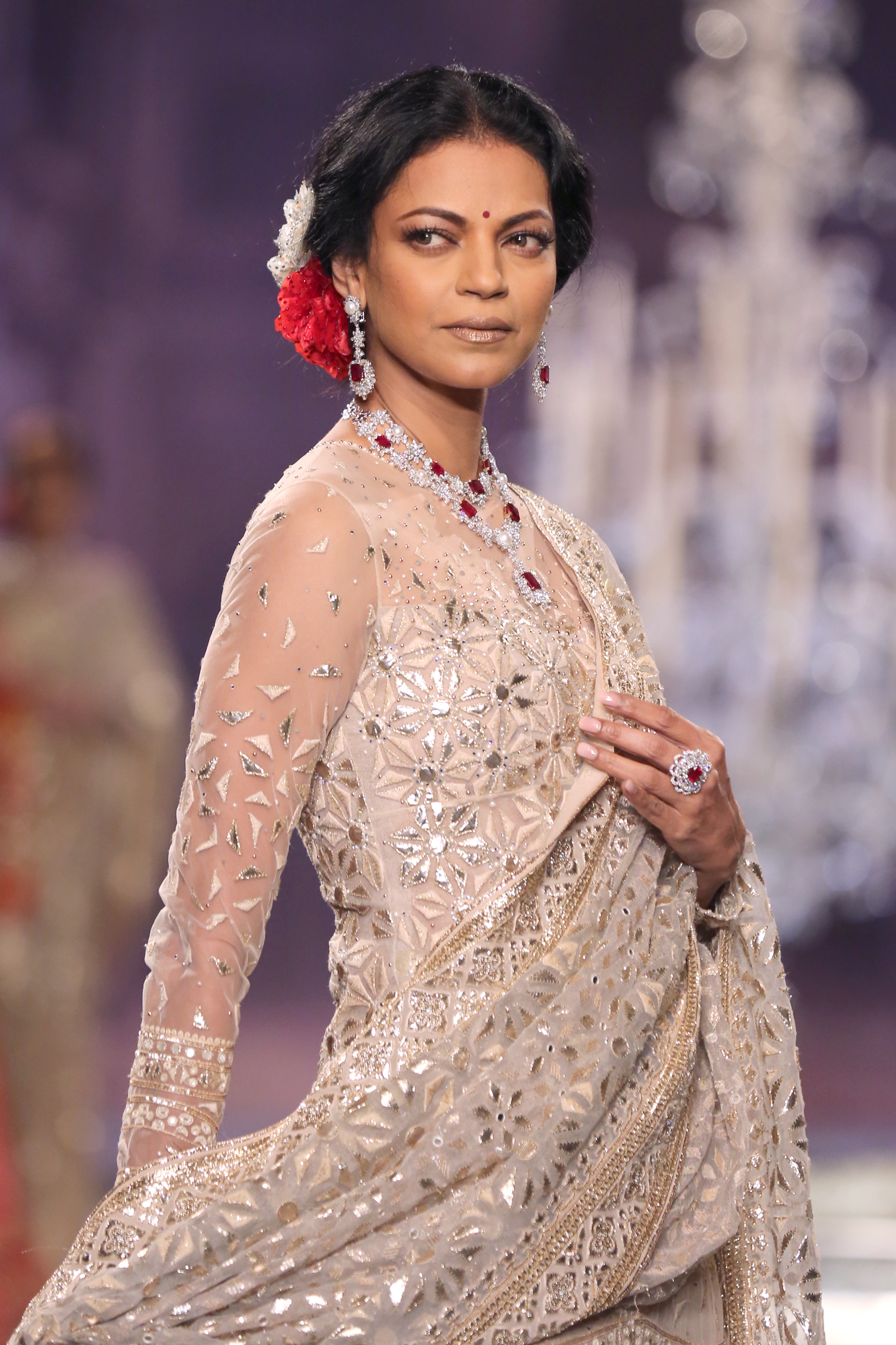 (03)-21-07-16-Tarun Tahiliani