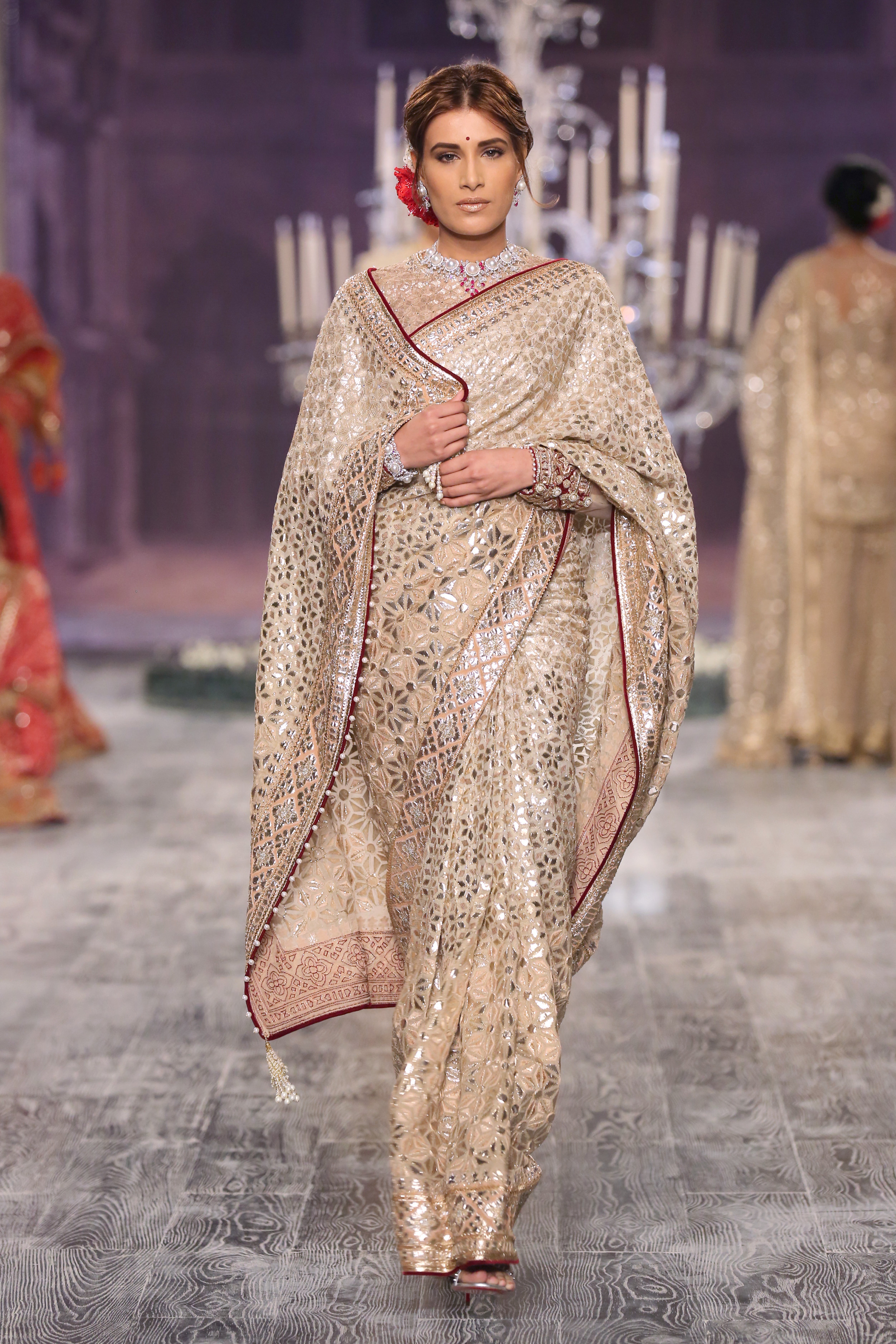 (03)-21-07-16-Tarun Tahiliani