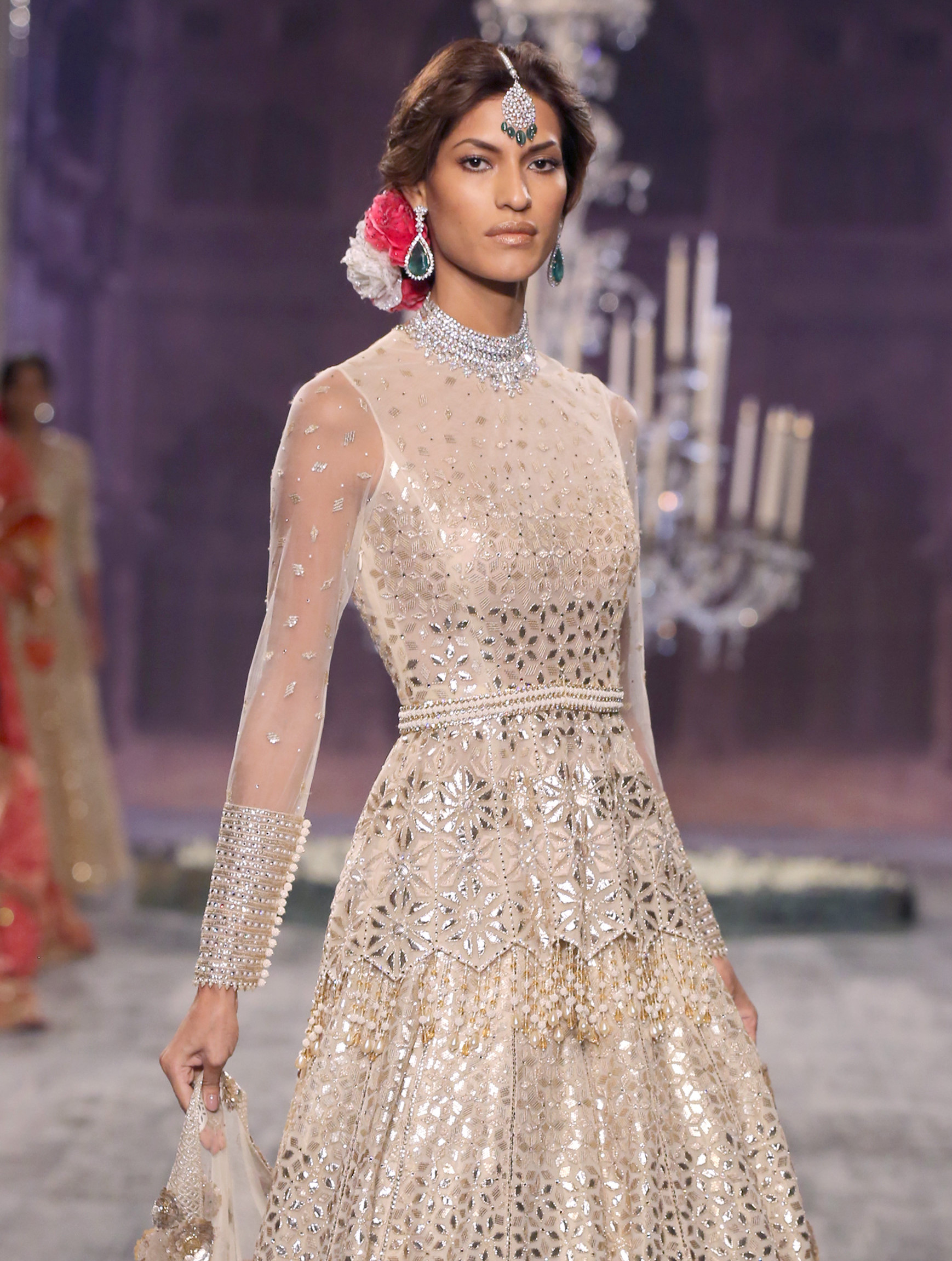 (03)-21-07-16-Tarun Tahiliani