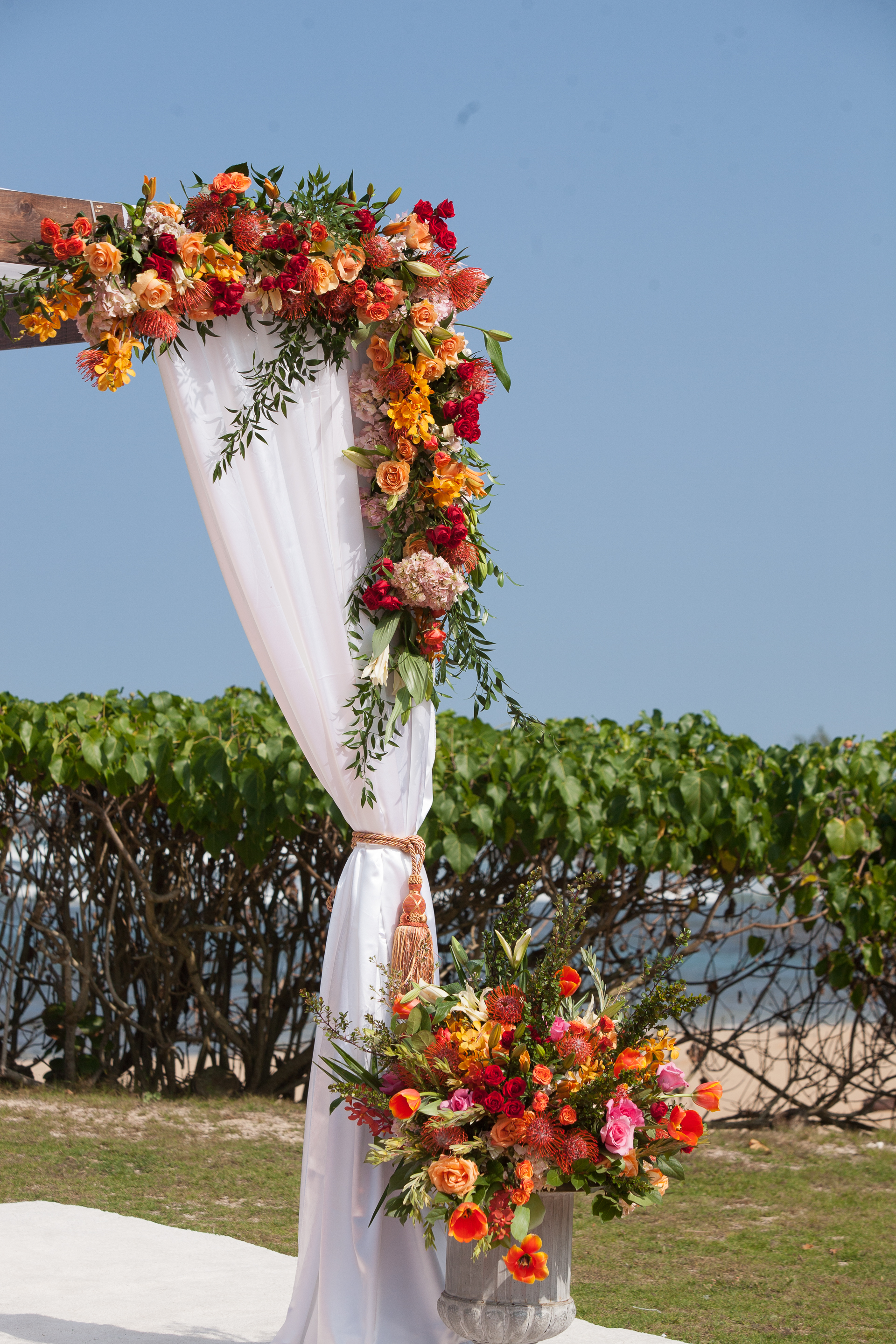 sun-drenched-hawaii-sheikh-wedding-71