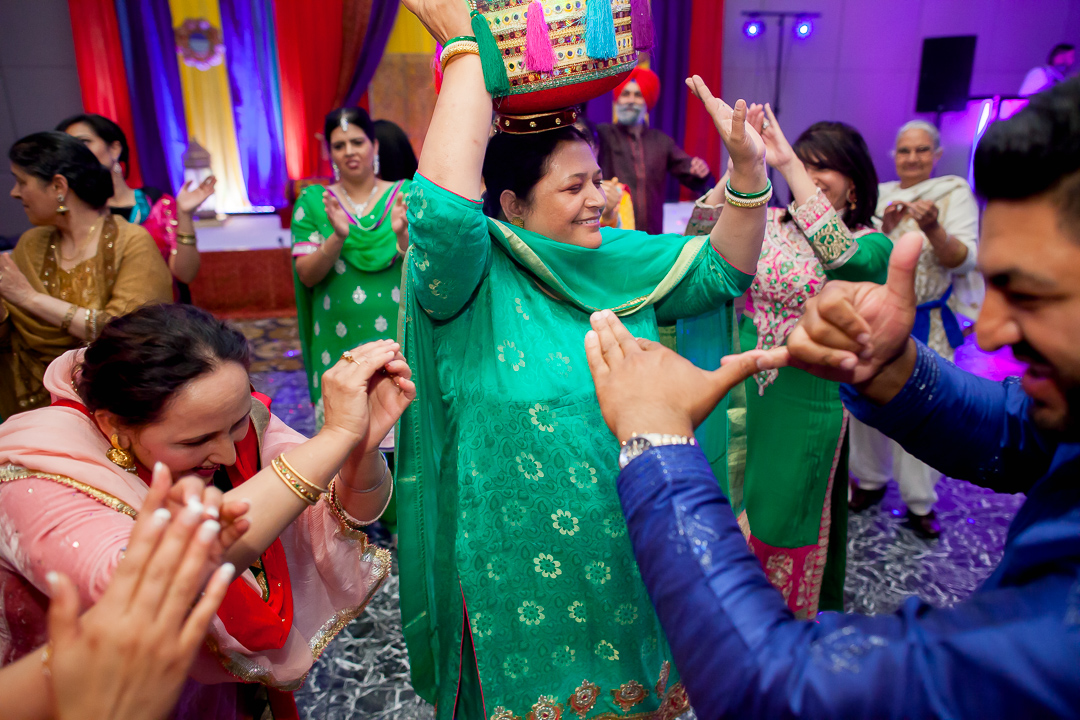 vibrant-east-indian-sikh-wedding-26