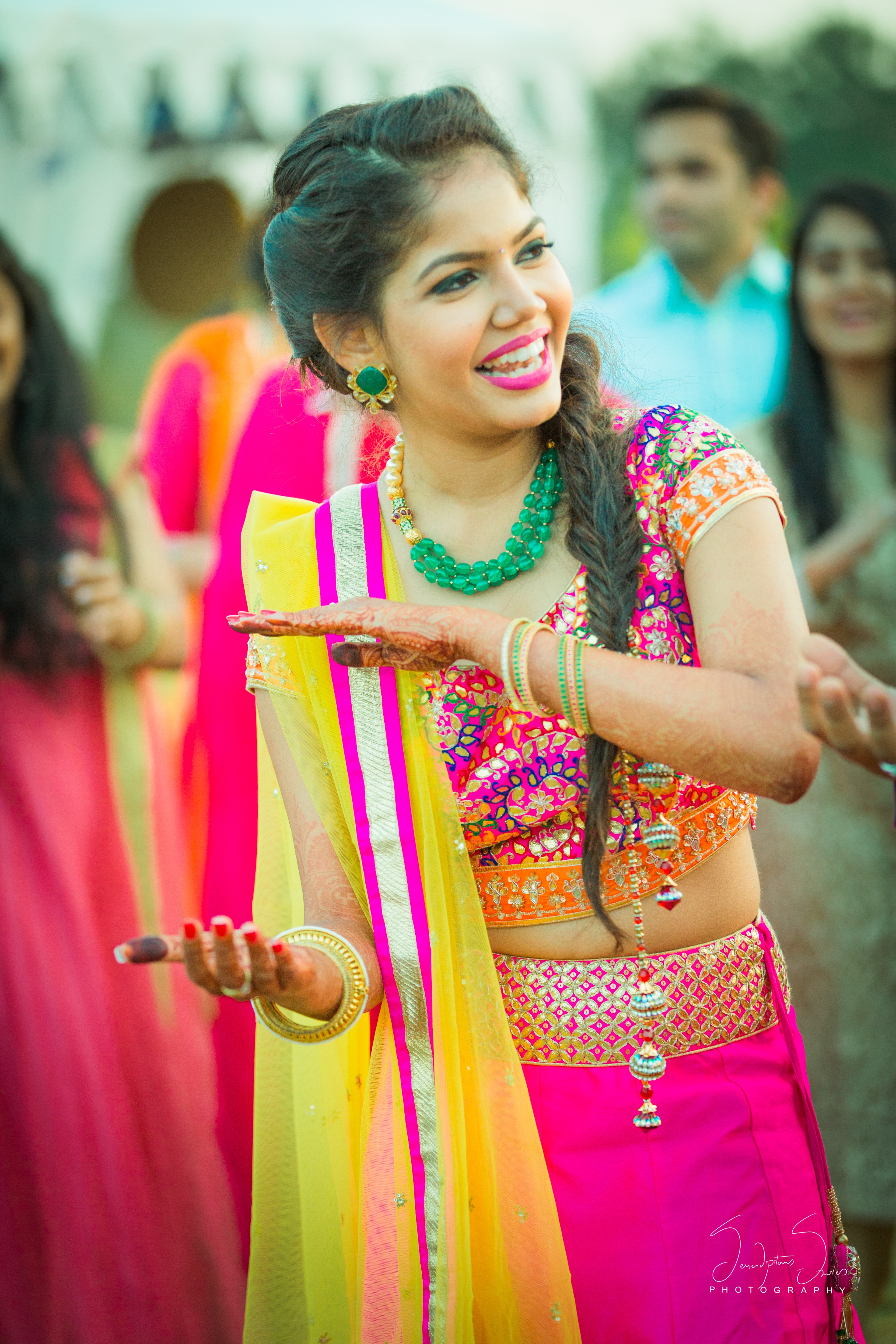 magical-colorful-indian-wedding-in-india-75