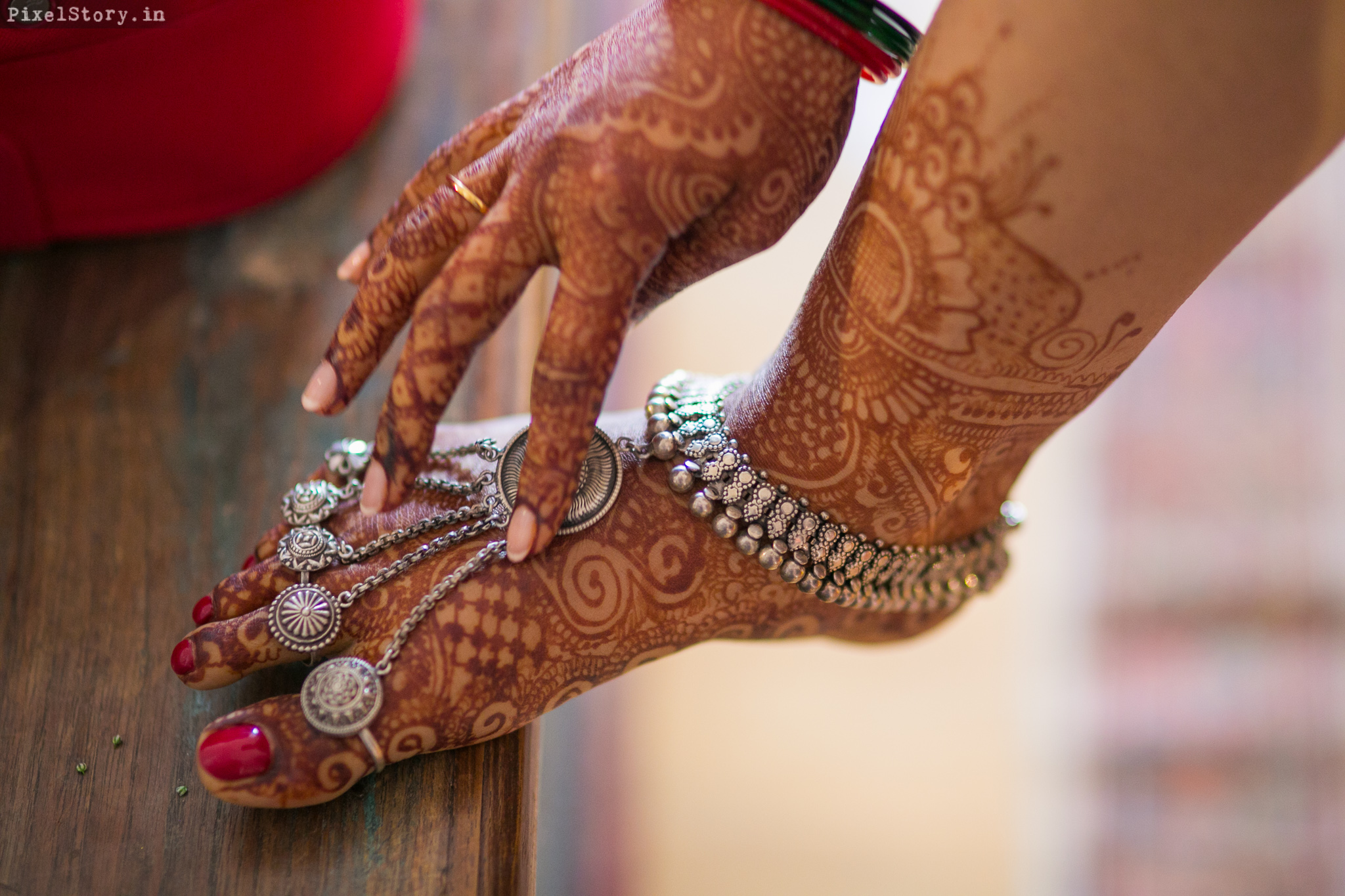 playful-vibrant-kannadiga-coorgi-wedding-in-india-46