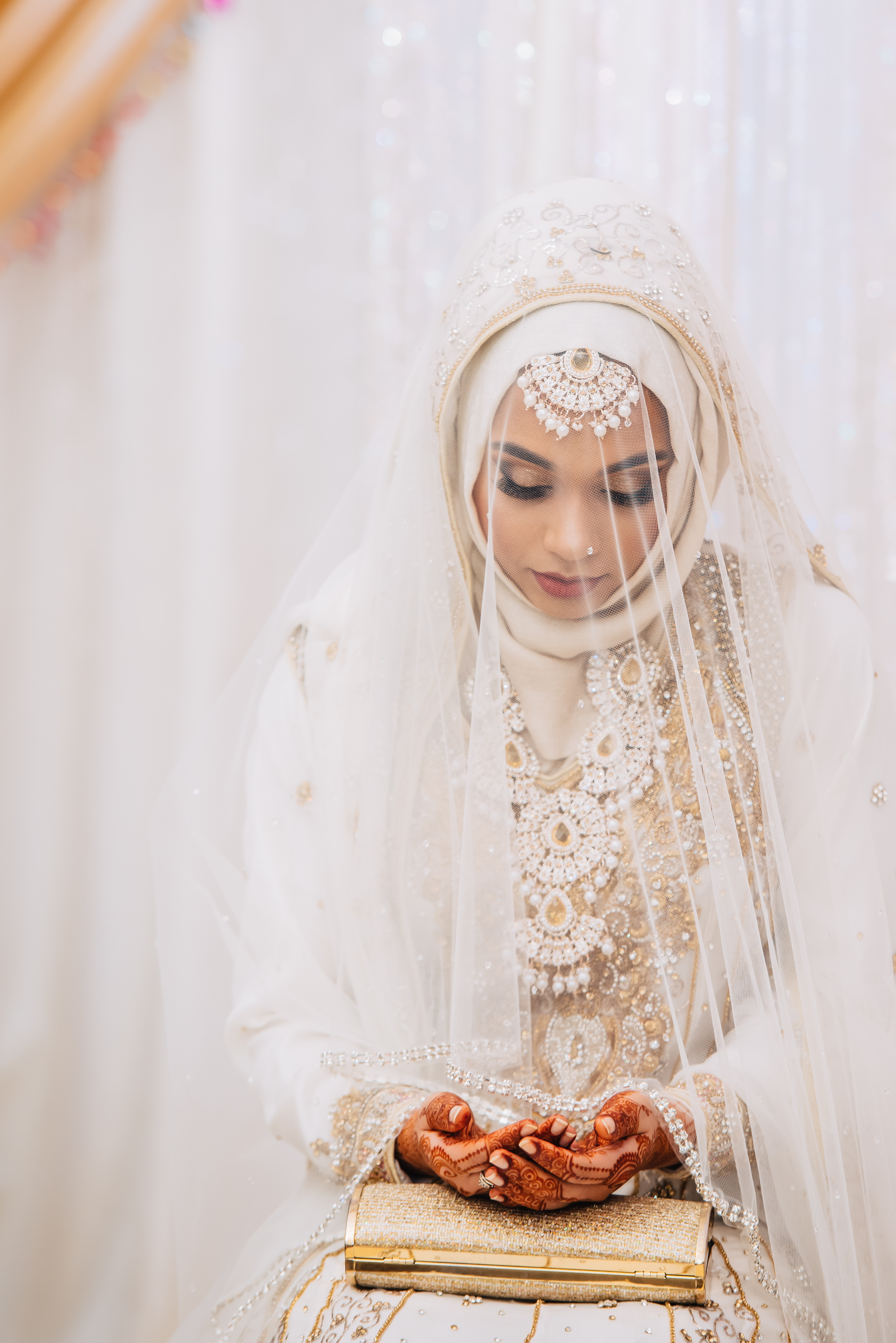 hijab bride in white dress and veil | muslim bride